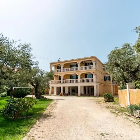 Apartment Comfy At Klelia *